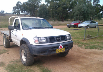 Halogen prawy Nissan Navara D22